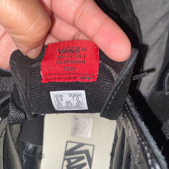 SK8 HI Vans in monochrome - Picture 3 of 4